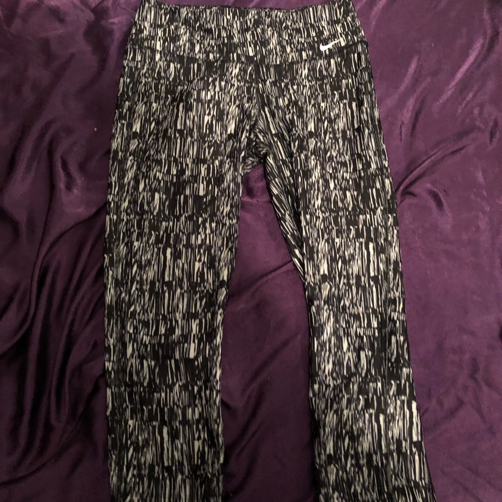 Nike size small workout fitness exercise capris
